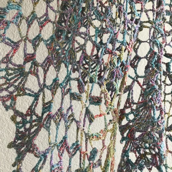 NEW Handmade English Ivy Lace Shawl, Triangular (95"L & 45"D) - Picture 11 of 14